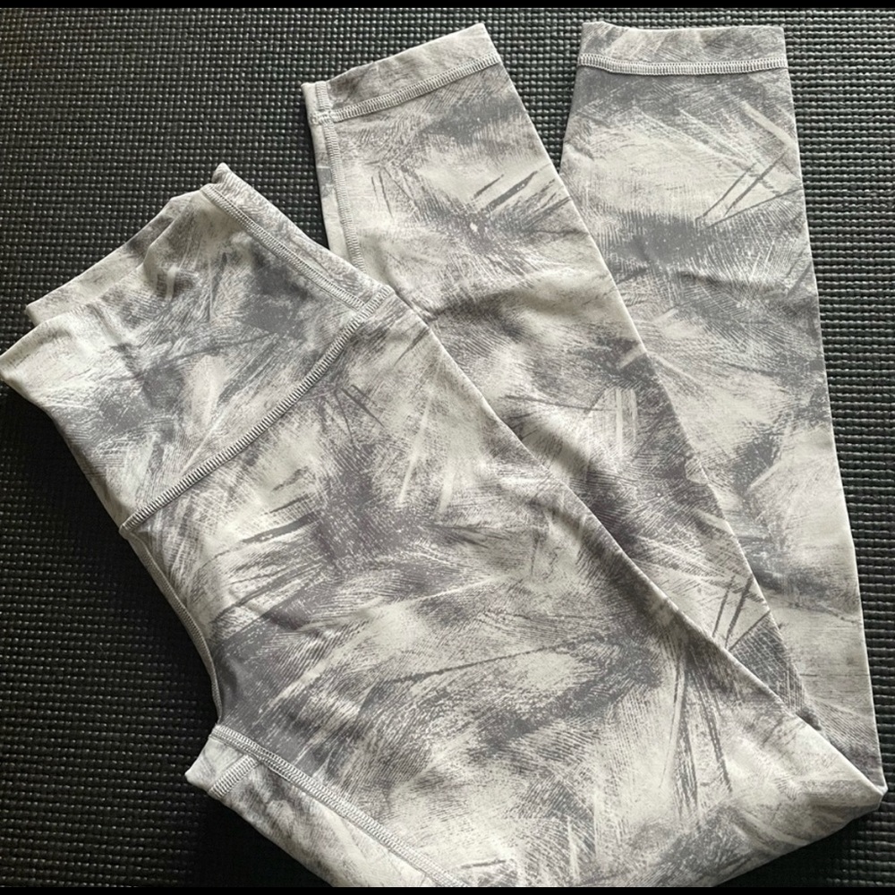 Lululemon Wunder Under Leggings Full-On Luxtreme Size 4